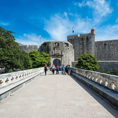 Carpe Diem On The Main Street - Stradun