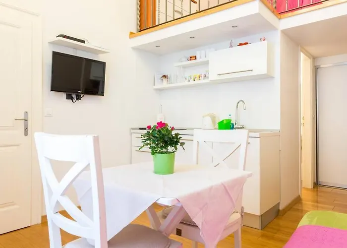 Carpe Diem On The Main Street - Stradun